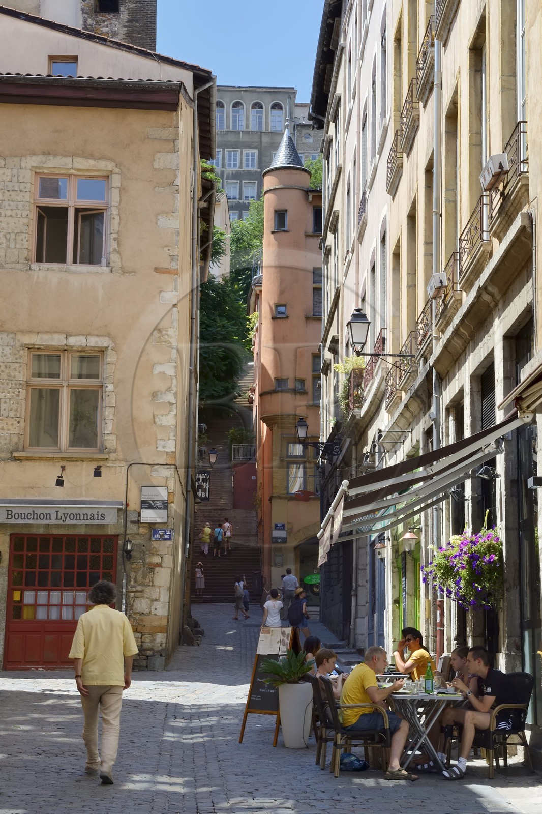 France, Rhône (69), Lyon, site historique classé Patrimoine Mondial de l'UNESCO, quartier de Saint-Paul dans le Vieux Lyon, Montée du Change qui prolonge la rue de la Loge