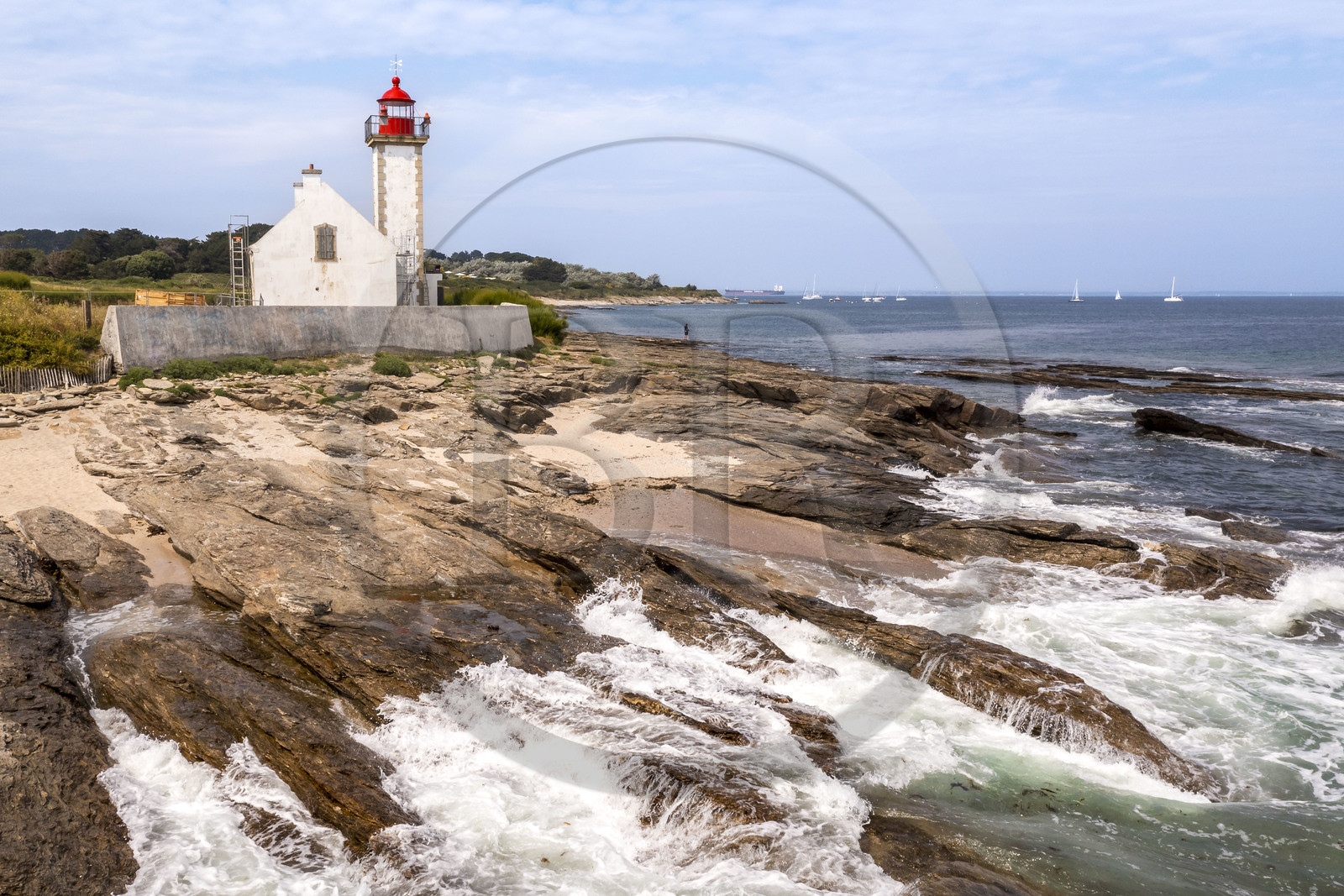 France, Morbihan (56), Ile de Groix, Locmaria, réserve naturelle géologique François Le Bail, le phare de la Pointe des Chats (vue aérienne) France, Morbihan (56), Ile de Groix, Locmaria, réserve naturelle géologique François Le Bail, le phare de la Pointe des Chats (vue aérienne)