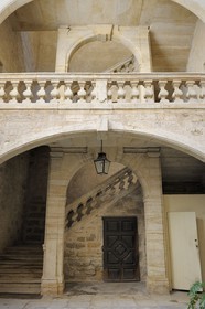 France, Herault, Pezenas, staircase from the Hotel of Landes de Saint-Palais from the 16-17th century cours (street) Jean Jaures