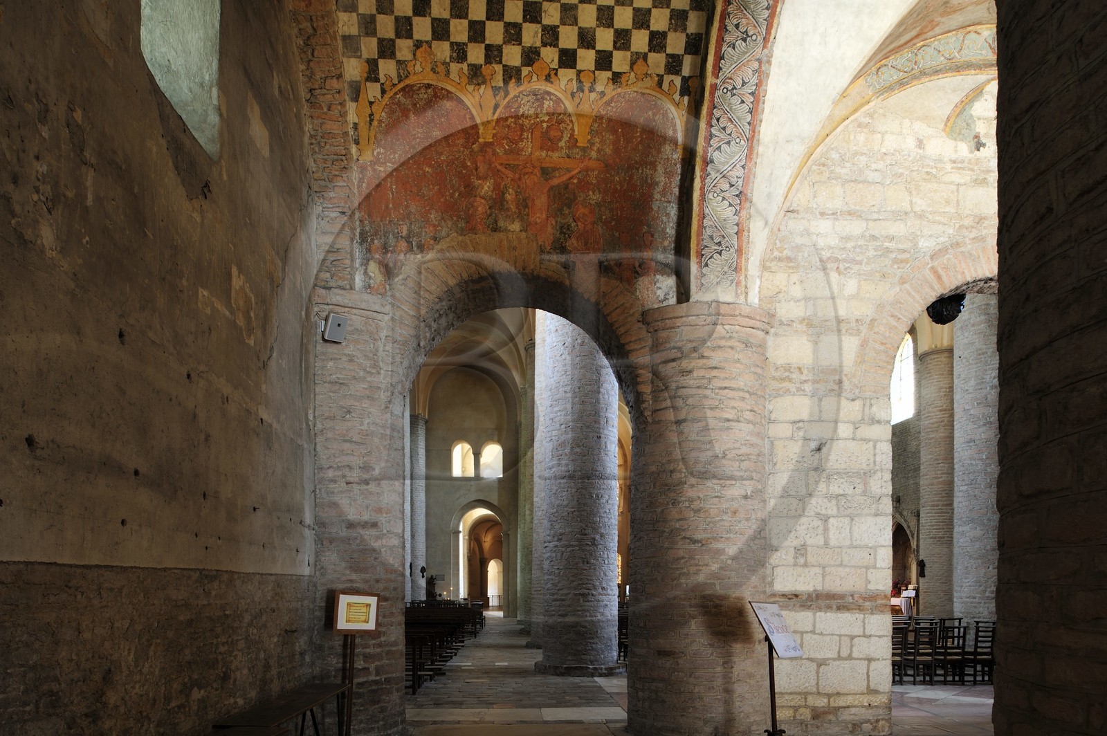 France, Saône et Loire (71), abbaye de Tournus, l'église Saint-Philibert, avant nef