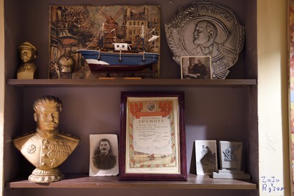 Azerbaijan, Baku, Old School Café, Stalin and Lenin statuettes