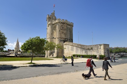 France, Charente-Maritime, La Rochelle, Tour Saint Nicolas protect the entrance to the Old Port and the tour de la Lanterne in the background