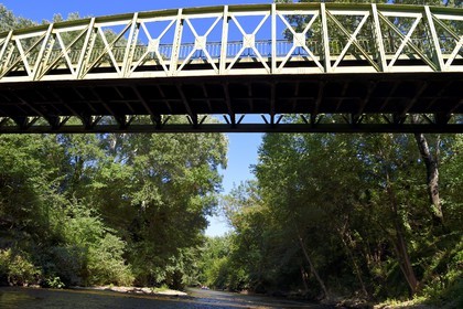 France, Var, Provence Verte, canoeing on the river Argens between Carces and Le Thoronet, metal bridge