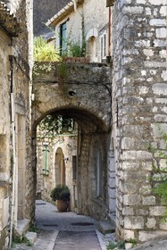 France, Alpes-Maritimes, Saint Paul de Vence, rue de l'Allée