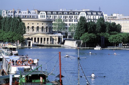 France, Paris (75), bassin de la Villette et la Rotonde, canal de l' Ourcq