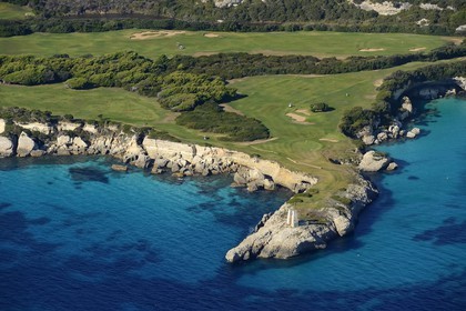 France, Corse-du-Sud (2A), Bonifacio, Pointe de Sperone, Golf de Sperone (vue aérienne)