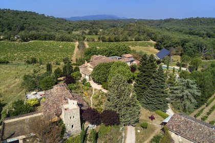 France, Var (83), Provence Verte, Bras, vers Saint-Maximin-la-Sainte-Baume, la maison d'hotes Le Peyrourier - une campagne en Provence (vue aérienne)