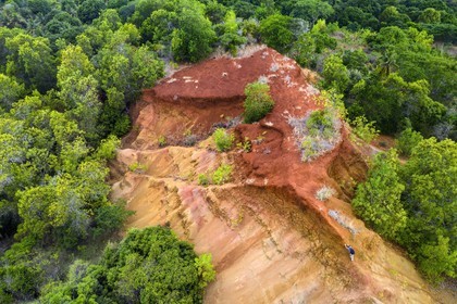France, Ile de Mayotte, Grande-Terre, Mbouini, les Padzas de Dapani, zones déforestées et ravinées avec des sols rougeatres (vue aérienne)