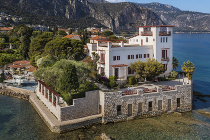 France, Alpes-Maritimes, Beaulieu-sur-Mer, neo-Greek style villa Kerylos build in 1908 by architect Emmanuel Pontremoli (aerial view)