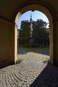 France, Rhône (69), Lyon, site historique classé Patrimoine Mondial de l'UNESCO, l'hôpital de l'Hôtel Dieu, cour du cloître