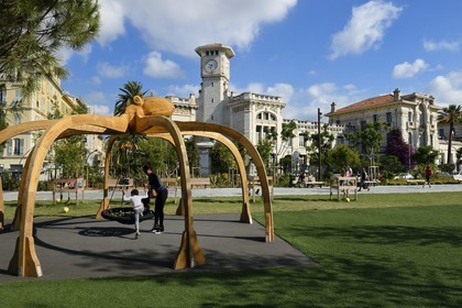 France, Alpes-Maritimes (06), Nice, la Promenade du Paillon, aire de jeux d'enfants