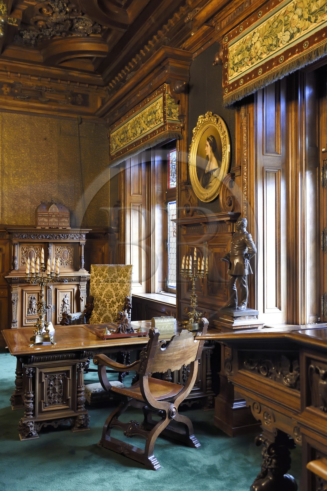 Roumanie, Valachie, Sinaia, château de Peles ancienne résidence royale édifiée de 1875 à 1883 pour le roi Carol Ier de Roumanie, le bureau du Roi