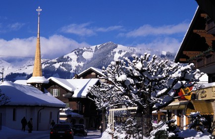 Switzerland, region of Bern (Bernese Oberland), Saanenland, Gstaad under the snow