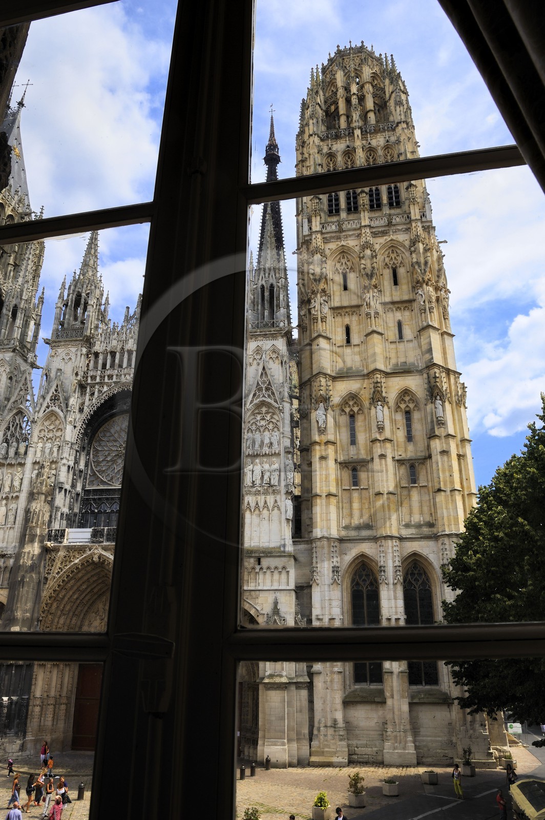 France, Seine-Maritime (76), Rouen, cathédrale Notre-Dame de Rouen vue d'une des fenêtres du Bureau des Finances