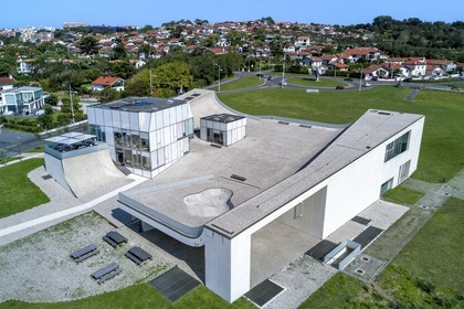 France, Pyrénées-Atlantiques (64), Pays-Basque, Biarritz, la Cité de l'Océan et du Surf de l'architecte Steven Holl (vue aérienne)