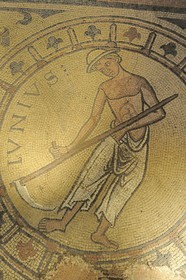 France, Saône et Loire (71), abbaye de Tournus, l'église Saint-Philibert, mosaïque du 12è s. dans le déambulatoire