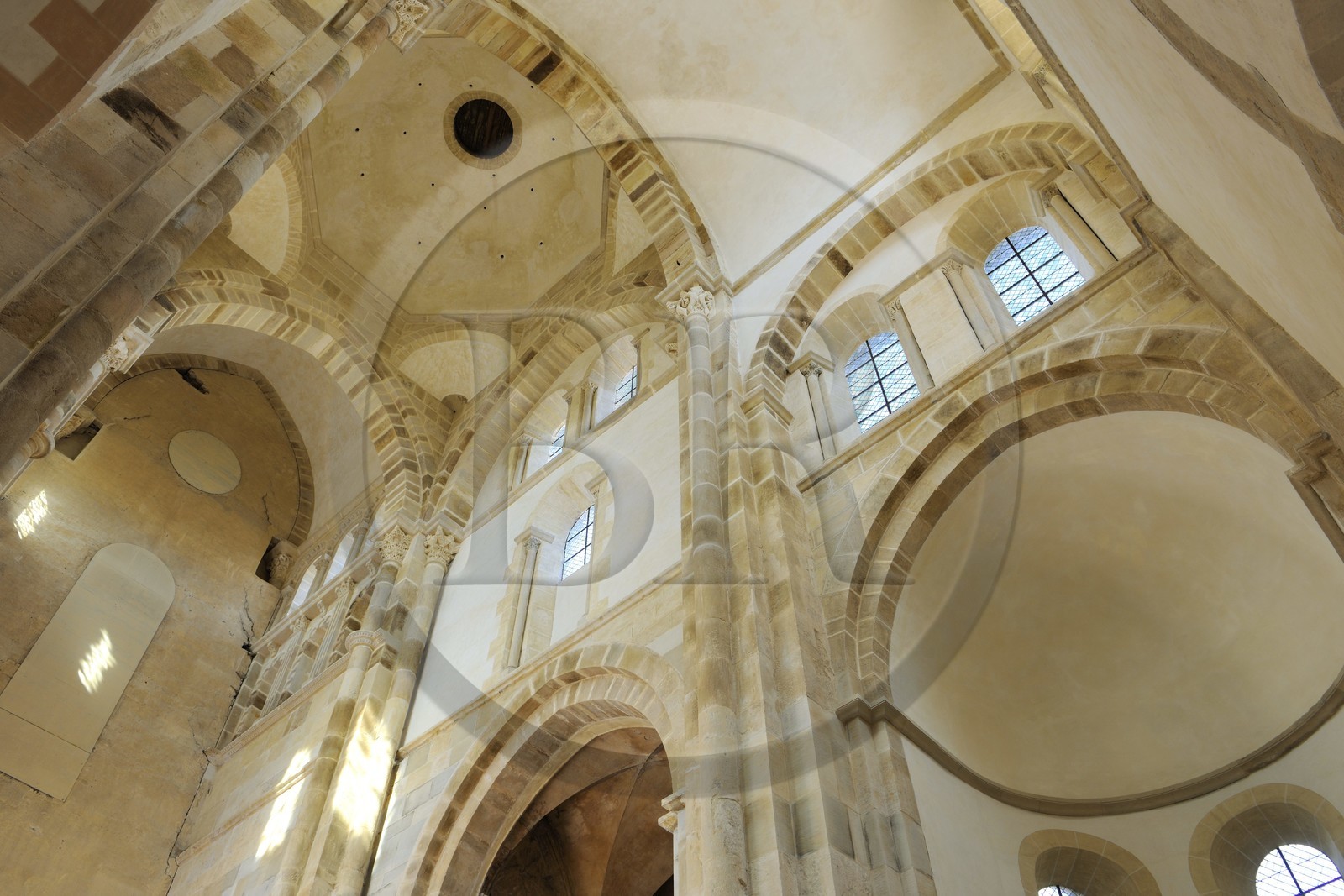 France, Saône et Loire (71), ancienne abbaye de Cluny, sous le clocher de l'eau bénite (mention obligatoire RMN)