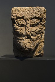 Israel, Jérusalem, quartier de Guivat Ram, musée d'Israel, departement d'archéologie, corbel in the shape of a man's head, Acre, 13th century