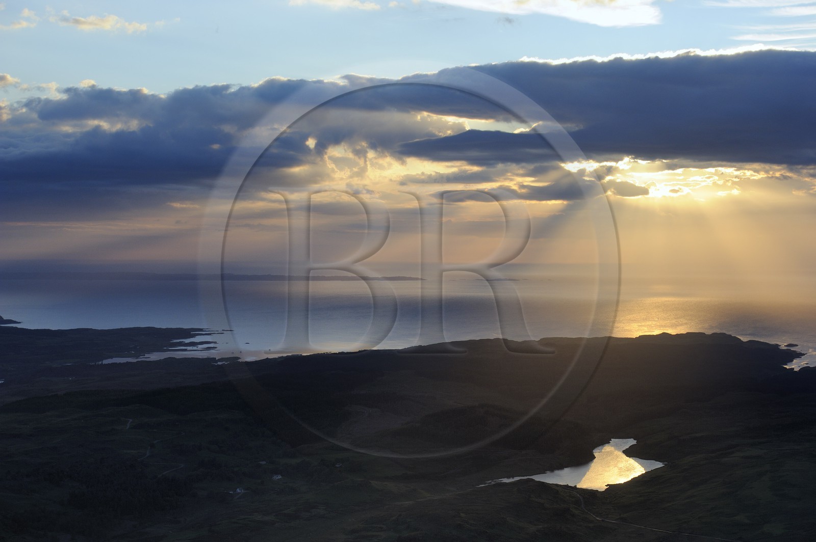 Royaume-Uni, Ecosse, Highland, Hébrides intérieures, Ile de Mull, Quinish Point sur la côte Nord (vue aérienne)