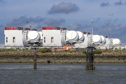 France, Loire Atlantique, Estuaire de la Loire, Saint Nazaire, Grand port maritime de Nantes-Saint-Nazaire, wind turbine rotors