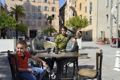 France, Var, Toulon, place Raimu, statue of La Partie de Carte de Raimu (Raimu's card game in the french comedie Marius by Marcel Pagnol), Sculptor Eric de Saint Chaffrey (Grevin Museum), statue inaugurated in January 1995