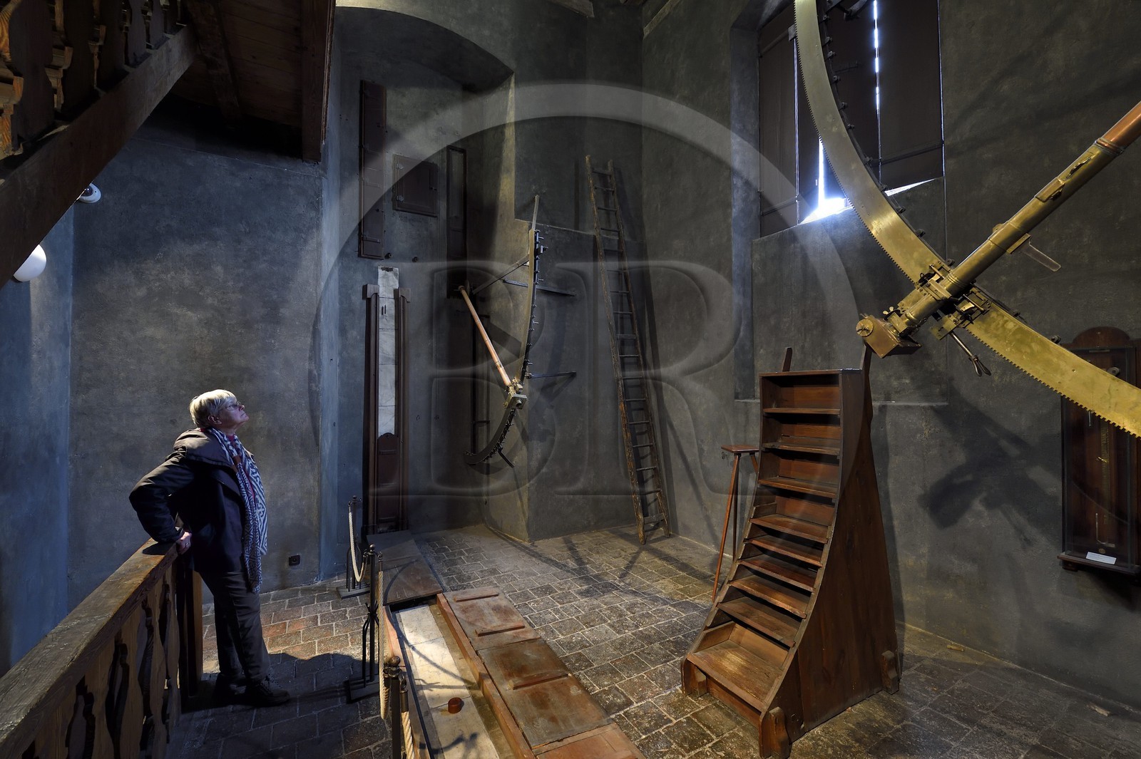 République Tchèque, Prague, centre historique classé Patrimoine Mondial de l' UNESCO, quartier de Stare Mesto, Clementinum (Klementinum), tour de l’observatoire astronomique avec deux quadrants muraux géants, sextants et autres instruments d’observation