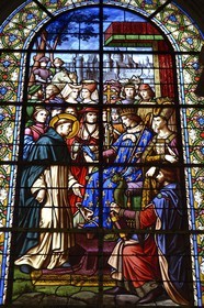 France, Morbihan, Gulf of Morbihan (Golfe du Morbihan), Vannes, Saint Pierre cathedral, Saint Vincent Ferrier meeting with the king of England (stained glass of the chapel apse)
