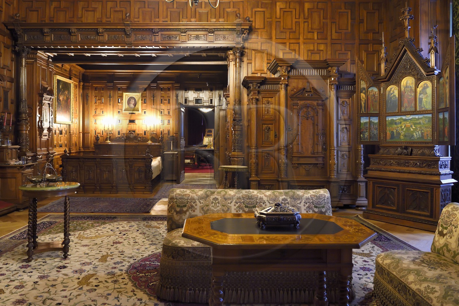 Roumanie, Valachie, Sinaia, château de Peles ancienne résidence royale édifiée de 1875 à 1883 pour le roi Carol Ier de Roumanie, chambre à coucher du Roi