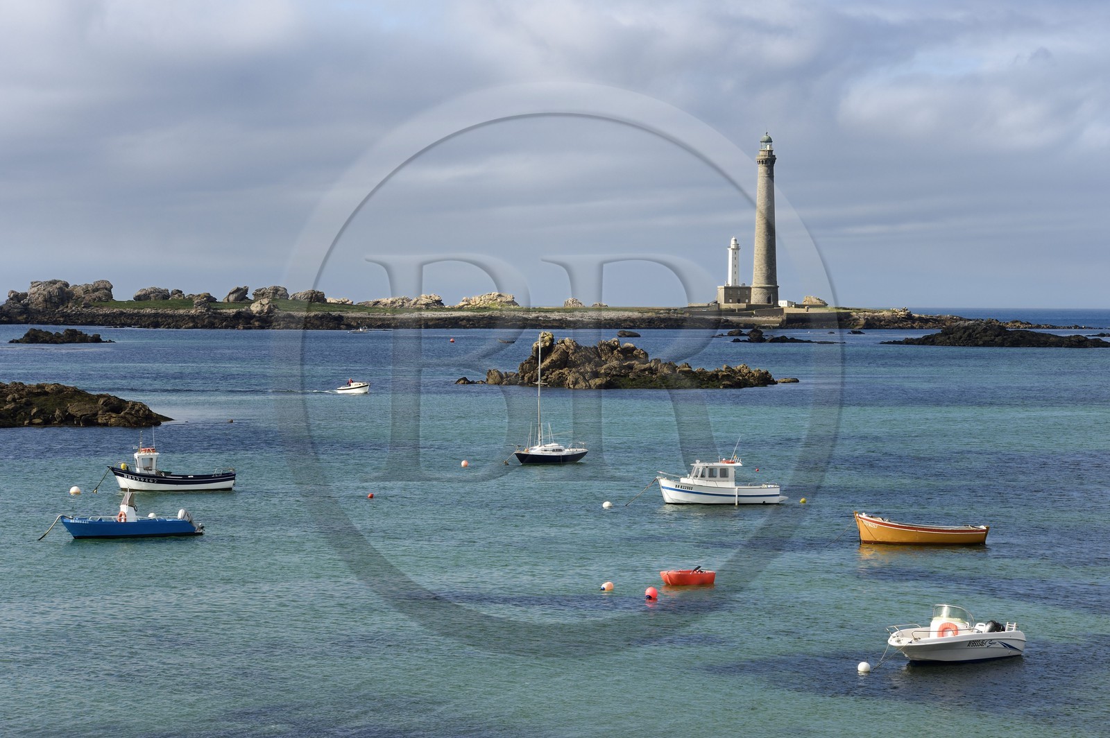 France, Finistère (29), Pays des Abers, Plouguerneau, Ile Vierge dans l'archipel de Lilia vu depuis la Pointe du Kastell Ac'h, le phare de l'ile Vierge le plus haut phare d'Europe d'une hauteur de 82,5 mètres