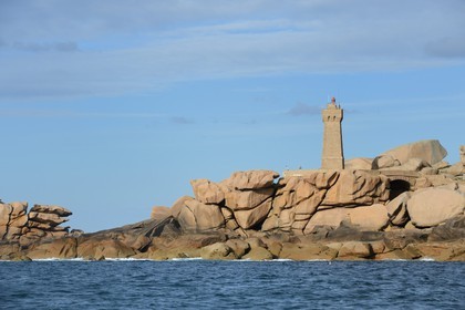 France, Cotes-d'Armor, Cote de Granit Rose (the Pink Granite coast), Perros Guirec, Ploumanach, Pointe de Squewel and Mean Ruz Lighthouse