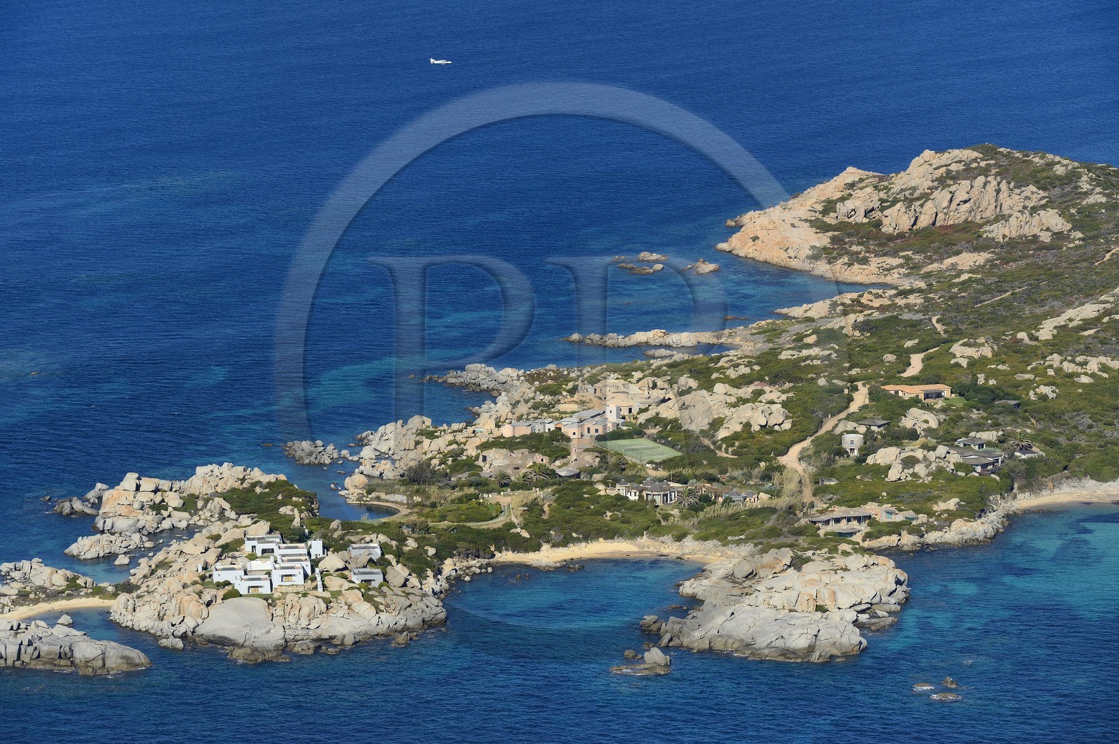 France, Corse-du-Sud (2A), Bonifacio, Ile Cavallo (vue aérienne)