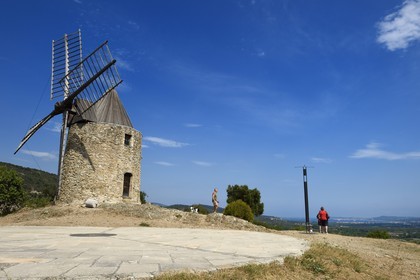 France, Var (83), Grimaud, le moulin