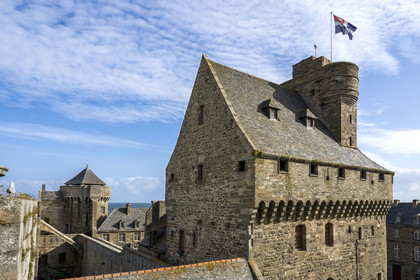 France, Ille et Vilaine, Cote d'Emeraude (Emerald Coast), Saint Malo, the castle of Saint-Malo (15th century) houses the Town Hall and Large Keep on which the city flag flies