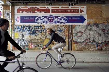 Germany, Berlin, Berlin-Mitte, street art in Dircksenstrasse under the elevated metro