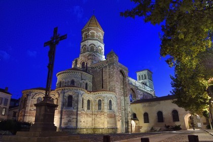 France, Haute Loire, Brioude, the Basilica of Saint-Julien de Brioude in Auvergne Romanesque style, the apse