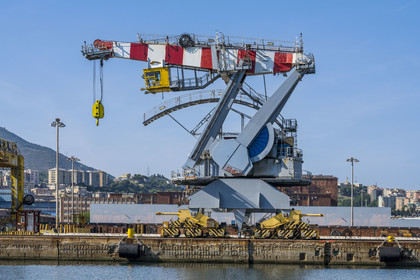 Italie, Ligurie, Gênes, port de commerce, grande grue portuaire