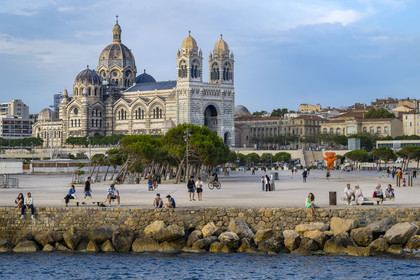 France, Bouches-du-Rhône (13), Marseille, Zone Euroméditerranée, quartier La Joliette, la Cathédrale La Major (XIXe siècle) et la promenade du Mucem (Musée des Civilisations de l'Europe et de la Méditerranée)
