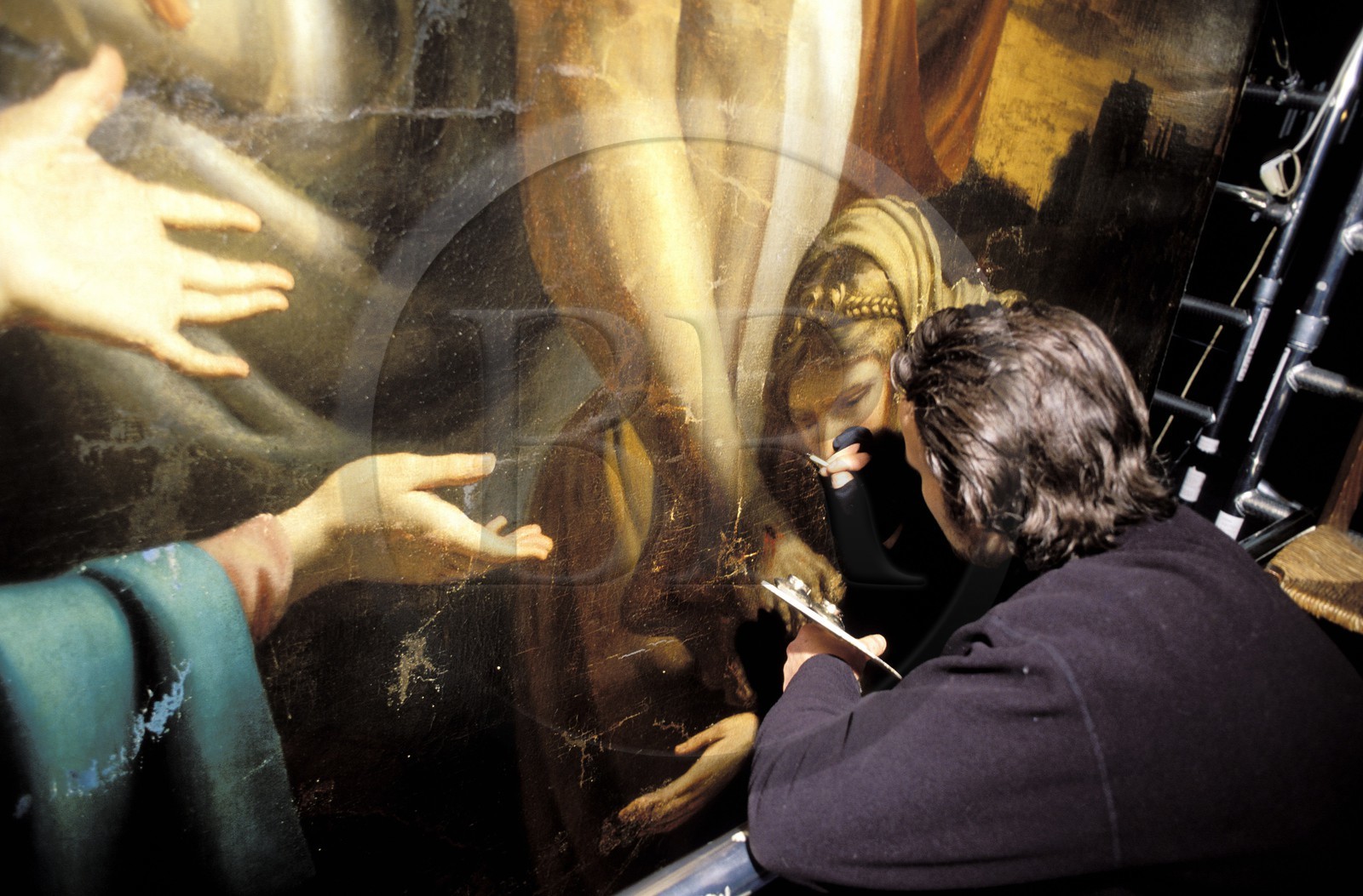 Belgique, Flandre, Anvers (Antwerpen), restauration de tableaux de Van Dyck au coeur de la cathédrale Notre-Dame