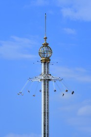 Suède, Stockholm, Djurgarden, le parc d'attractions Gröna Lund aux accents de fête foraine, les Chaises Volantes