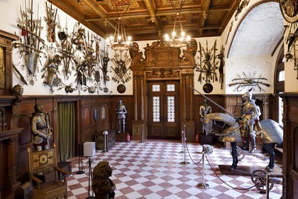 Roumanie, Valachie, Sinaia, château de Peles ancienne résidence royale édifiée de 1875 à 1883 pour le roi Carol Ier de Roumanie, la salle des armes