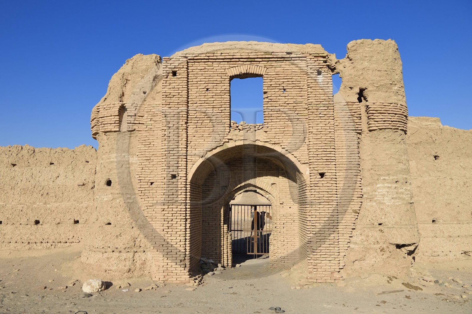 Iran, Province d'Ispahan, désert du Dasht-e Kavir, caravanserail au sud de Nain