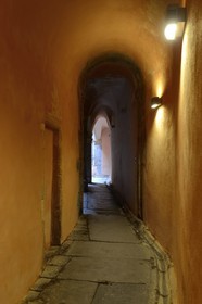 France, Rhone, Lyon, historical site listed as World Heritage by UNESCO, Vieux Lyon (Old Town), traboule (small passageway) connecting the 6 rue des Trois Maries to the 6 rue Saint Jean