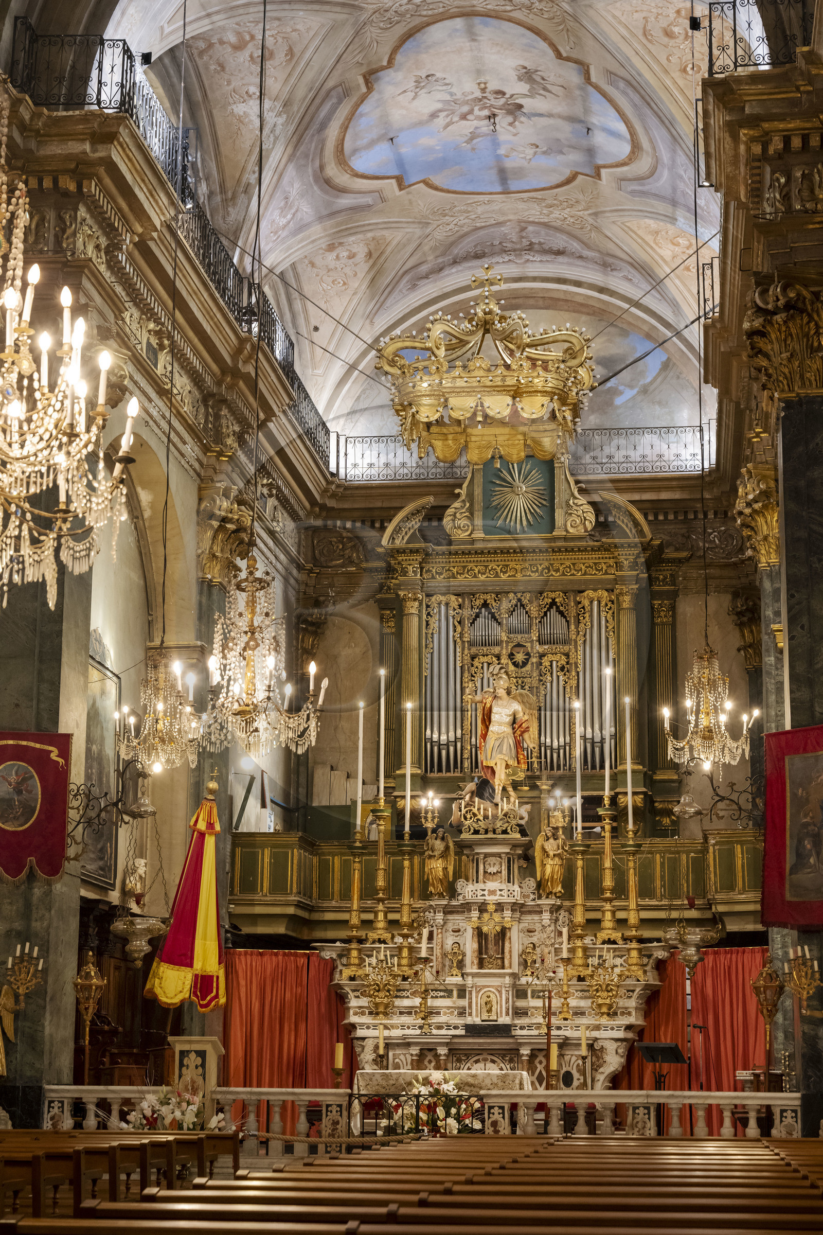 France, Alpes-Maritimes (06), Menton, la vieille ville, la basilique Saint-Michel-Archange