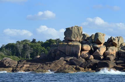 France, Côtes-d'Armor (22), Côte de Granit Rose, Perros-Guirec, Ploumanac'h, la pointe de Squewel France, Cotes-d'Armor, Cote de Granit Rose (the Pink Granite coast), Perros Guirec, Ploumanach, Pointe de Squewel