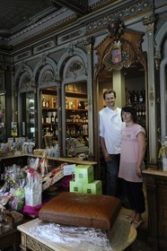 France, Côte d'Or (21), Dijon, la maison Mulot et Petitjean perpétue la tradition des maîtres pain d'épiciers dijonnais