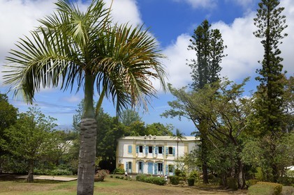 France, Ile de la Reunion, Saint-Gilles-les-Hauts, Musée de Villèle dans le domaine Panon-Desbassyns, ancienne propriété coloniale au cœur d'une grande plantation de canne à sucre qui faisait travailler un peu plus de 400 esclaves, la maison de maitre