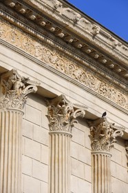 France, Gard (30), Nimes, la Maison Carrée, ancien temple romain du Ier siècle avant JC, Musée d'Art Contemporain
