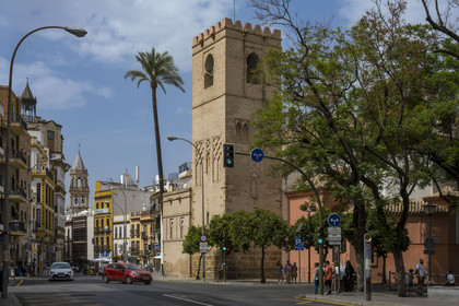 Espagne, Andalousie, Séville, plaza Ponce de Leon, église Sainte-Catherine (Iglesia de Santa Catalina) du XIVe siècle et de style gothique-mudéjar