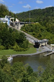 France, Moselle (57), le plan incliné de Saint-Louis-Arzviller est un ascenseur à bateaux qui fait partie du canal de la Marne au Rhin et  et permet la traversée des Vosges, il remplace 17 écluses
