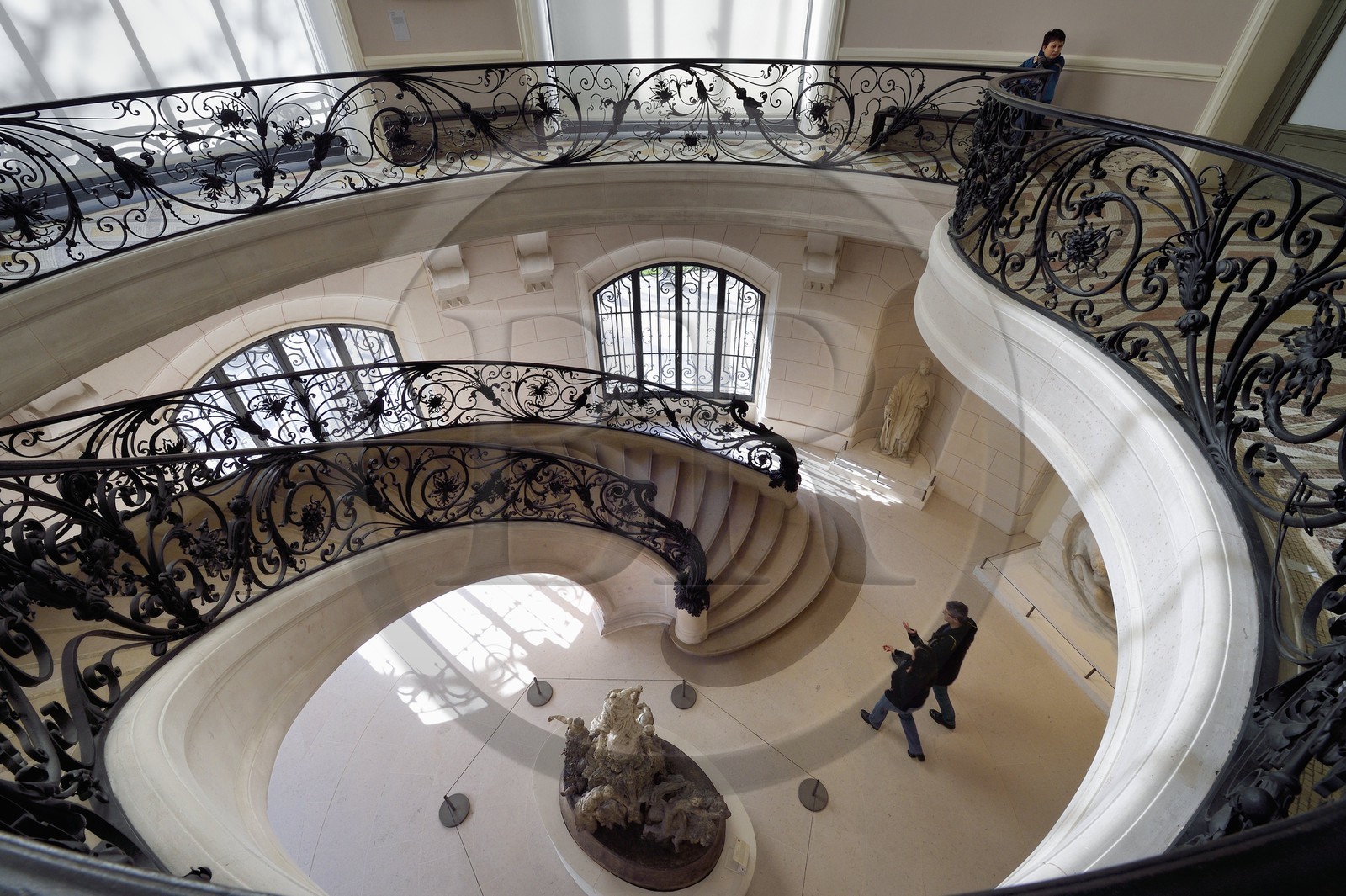 France, Paris (75), Le Petit Palais, construit à l'occasion de l'Exposition universelle de 1900 par l'architecte Charles Girault, il abrite le musée des beaux-arts de la ville de Paris, un des deux escaliers
